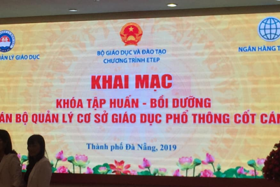 Tổ chức cho giáo viên tập huấn chuyên môn bằng hình thức xem video