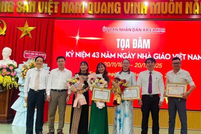 CHÚC MỪNG NGÀY NHÀ GIÁO VIỆT NAM 20/11 – VINH DANH THÀNH TÍCH THẦY, CÔ GIÁO TRƯỜNG THCS NGUYỄN KHUYẾN